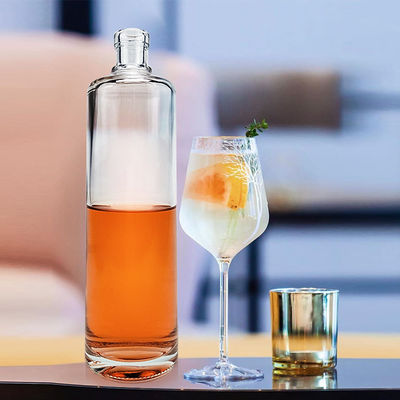 OEM/ODM Super Flint Material Glas Wodka Whisky Rum Spirituosenflasche mit Korkschraubkappe