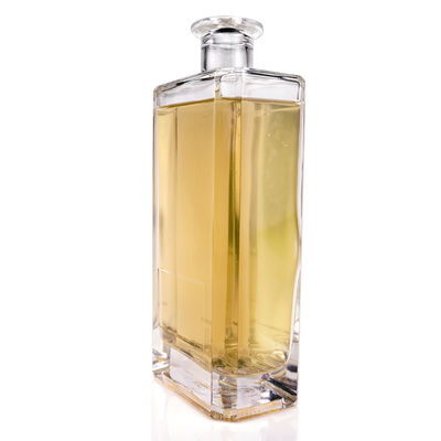 Klassische viereckige Glasflaschen für Wein 500 ml 700 ml Basismaterial Glas und Super Flint