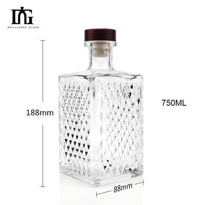 Exquisite Style Quadrat Gold Wein Wodka Agave Glasflasche Verkauf akzeptabel für OEM / ODM