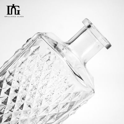 Exquisite Style Quadrat Gold Wein Wodka Agave Glasflasche Verkauf akzeptabel für OEM / ODM