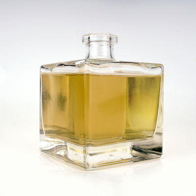 Gravierungen Custom 750ml Quadratglasflasche für Obstwein Whisky Wodka Brandy Rum Gin