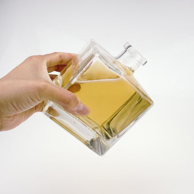 Gravierungen Custom 750ml Quadratglasflasche für Obstwein Whisky Wodka Brandy Rum Gin