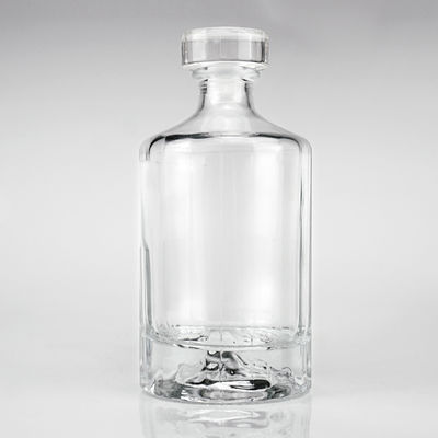 Whisky 500 ml Glasflasche mit rotem Vulkanboden und Glaskork