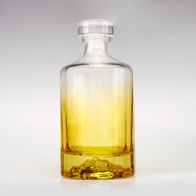 Whisky 500 ml Glasflasche mit rotem Vulkanboden und Glaskork