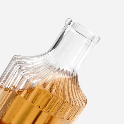 Akzeptable Frosted Spirits Weinglasflasche mit kurkenrunden vertikalen Streifen 250 ml 500 ml