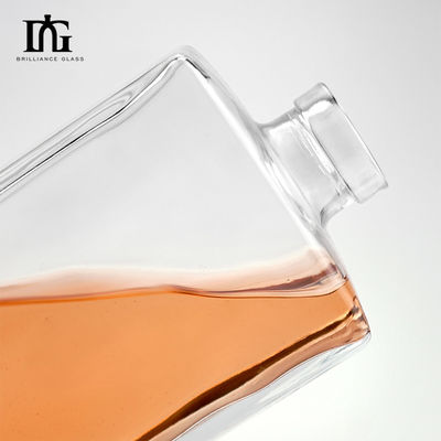 500 ml Quadratflasche aus klarem Glas für Soda, eigene Korkenflasche für Wodka, Whisky und Brandy