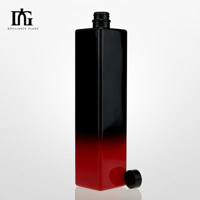 700 ml/750 ml Quadratische Wodka Flasche Ende Kristallglas Custom Logo und Spray Farbprozess