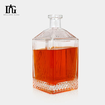 Glasflasche mit Korken und Schraubkappe