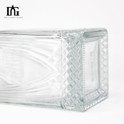Glasflasche mit Korken und Schraubkappe
