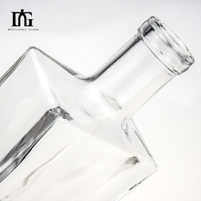 Akzeptable OEM/ODM 700ml Quadratfläschige Glasflasche für Whisky Gin Wodka Spirit Wahl