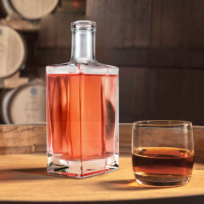 Akzeptable OEM/ODM 700ml Quadratfläschige Glasflasche für Whisky Gin Wodka Spirit Wahl