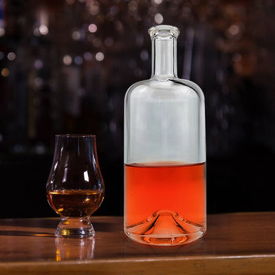 WISKY 750 ml klare Flint Glasflasche mit klassischem runden Design und Glaskragen