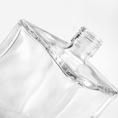 OEM/ODM akzeptabel Maßgeschneiderte Quadrat 750ml Glasflasche für Whisky Wodka Brandy Rum Gin
