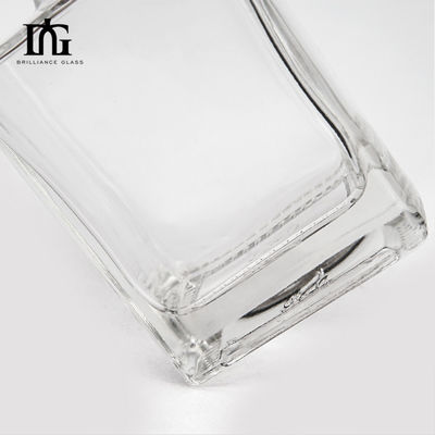 Benutzerdefiniertes Logo Akzeptabel 500 ml Glas-Wodka-Flasche mit Korkdichtung