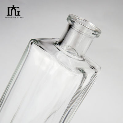 Durchsichtige 500 ml Quadratglasflasche mit schwerem Boden und Korkkappe