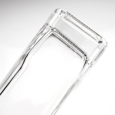 Akzeptables Kundenlogo Glasflasche Dreieck 650 ml Alkohol Whisky mit Kork