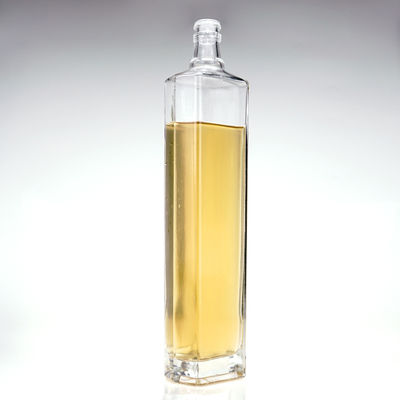 Akzeptables Kundenlogo Glasflasche Dreieck 650 ml Alkohol Whisky mit Kork