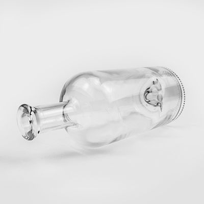 750 ml Glasflasche mit Gravuroberfläche und Korkschraubkappe