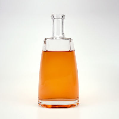 700 ml Glasflasche für Wodka Gin und Wein Körpermaterial Glas Logo akzeptabel