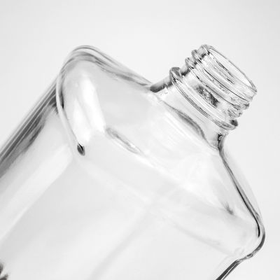 Akzeptables Kunden-Logo Glas-Spirit-Rum-Flasche 500 ml 750 ml Schraubkappe Versiegelung