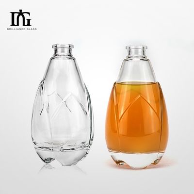 Freigegebene Super-Fliesen-Farbe Kristall-Weiß-Glasflaschen für Brandy und Wodka mit Kork