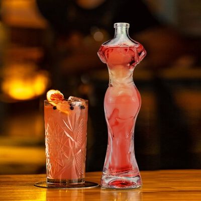 Custom 150 ml 500 ml Frau Körper geformt Alkohol Gin Wodka Spirituosen Flasche Glas mit Kork