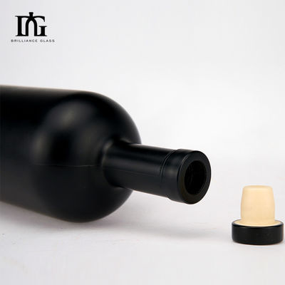 Siebdruck und Gravur Frosted Black Matte Vodka Glasflasche mit individuellem Logo