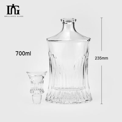 Material des Kragen 700 ml Kristall Whiskey Decanter Custom Logo für Liköre und Getränke