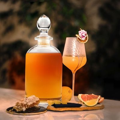 500 ml 700 ml 750 ml Spirituosen Getränke Europäischer Stil Luxus Versiegelung Typ CORK Glasflasche