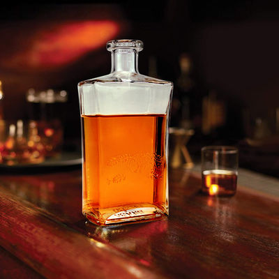 Kohlensäurehaltige Getränke 700 ml 500 ml Quadrat-Wodka-Flasche aus leeren Zylinder-Spirit Glas