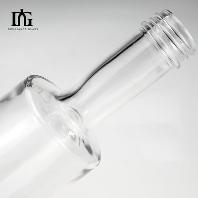 Akzeptables Kundenlogo 500 ml 750 ml 700 ml Glasflasche für Spirituosen und Getränke