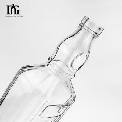 Superior 700 ml Whisky Flasche aus Extra Flint Glas mit graviertem Decal Druck