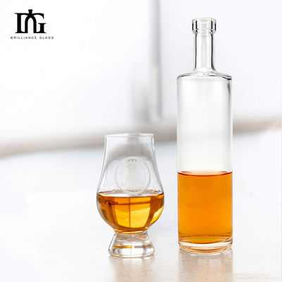 OEM/ODM Akzeptabel 500ml Kristall weiß Glasflasche Gerade rund Flach Schulter Design