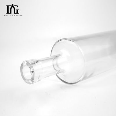 OEM/ODM Akzeptabel 500ml Kristall weiß Glasflasche Gerade rund Flach Schulter Design