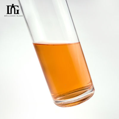 OEM/ODM Akzeptabel 500ml Kristall weiß Glasflasche Gerade rund Flach Schulter Design