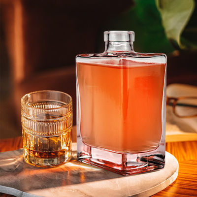 500 ml/700 ml/750 ml Kapazität Klassiker Quadratische Würfel Glas Whisky Brandy Wodka Flasche