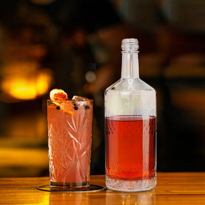 KORK Versiegelungsart Leere Luxus-Wodka-Spirit-Glasflasche für Getränke 500 ml 700 ml Gin