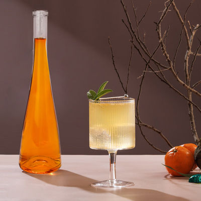 Direkt 500 ml leere, klare Glasflaschen mit Korken und Schraubkappe