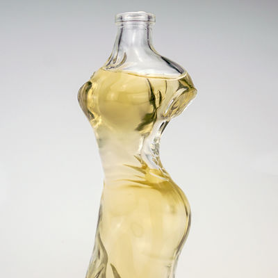 Durchsichtige Flasche in Form einer Frau für Spirituosen und Getränke Glasflasche mit Gravur 700 ml