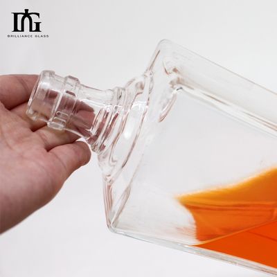 700 ml klare Glasflasche für Spirituosen