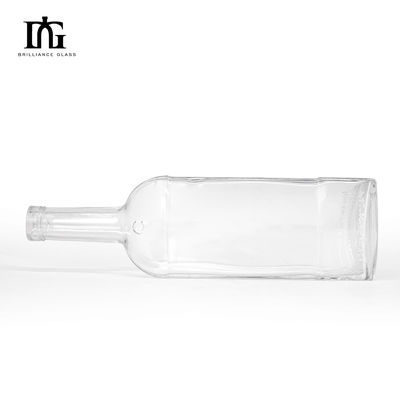 750 ml 700 ml 500 ml Einzigartige Form Wodka Spirituosen Gin Rum Klarglas Alkoholflasche mit Kork