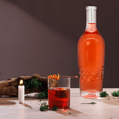 Akzeptable OEM/ODM-Produkte im europäischen Stil Luxus 700 ml 750 ml einzigartige Whisky Rum Gin Glasflasche