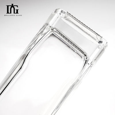 650 ml Creative Whiskey Vodka Glasflaschen mit Korken und Schraubkappe mit gravierter Oberfläche
