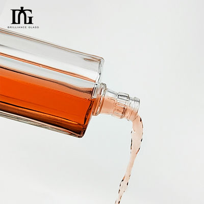 500 ml Quadratklare leere Brandy Whisky Glasflasche mit akzeptablen OEM / ODM