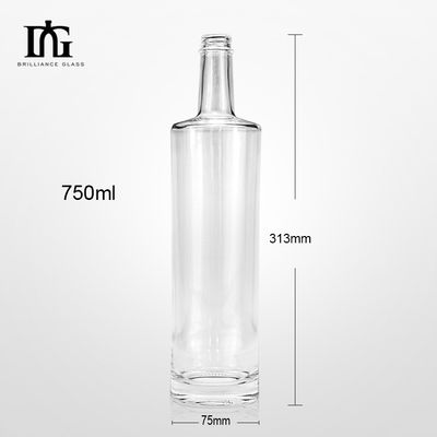 Gravierungen Klassische leere 500 ml kundenspezifische Flint klare runde Glasflaschen für Alkohol