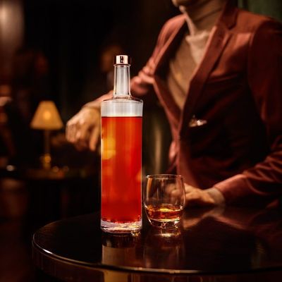Gravierungen Klassische leere 500 ml kundenspezifische Flint klare runde Glasflaschen für Alkohol