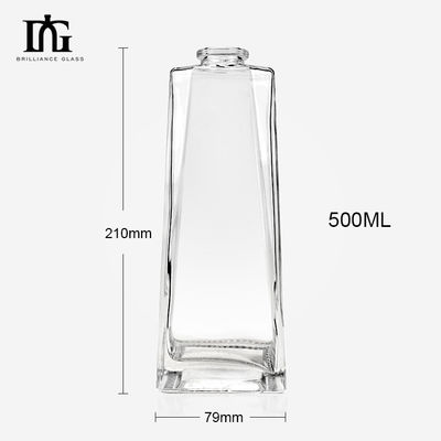 Maßgeschneiderte einzigartige Gestaltung 500ml Flasche Gravierter Dreieck Tequila Glasflasche mit Deckel