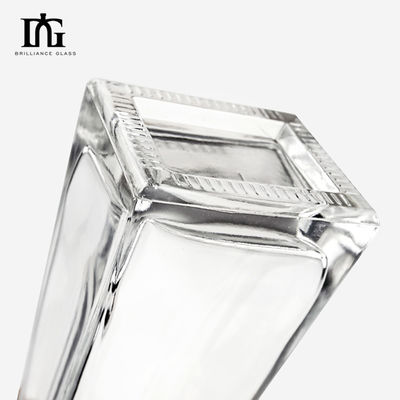 Maßgeschneiderte einzigartige Gestaltung 500ml Flasche Gravierter Dreieck Tequila Glasflasche mit Deckel