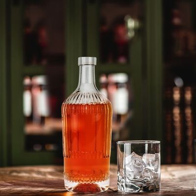 Whisky-Wodka-Wein-Glasflaschen mit Korkschrauben