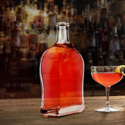 500 ml Wodka Spirit Gin Rum Glas Flasche Alkohol mit Kork-Basis Material Glas Logo akzeptabel